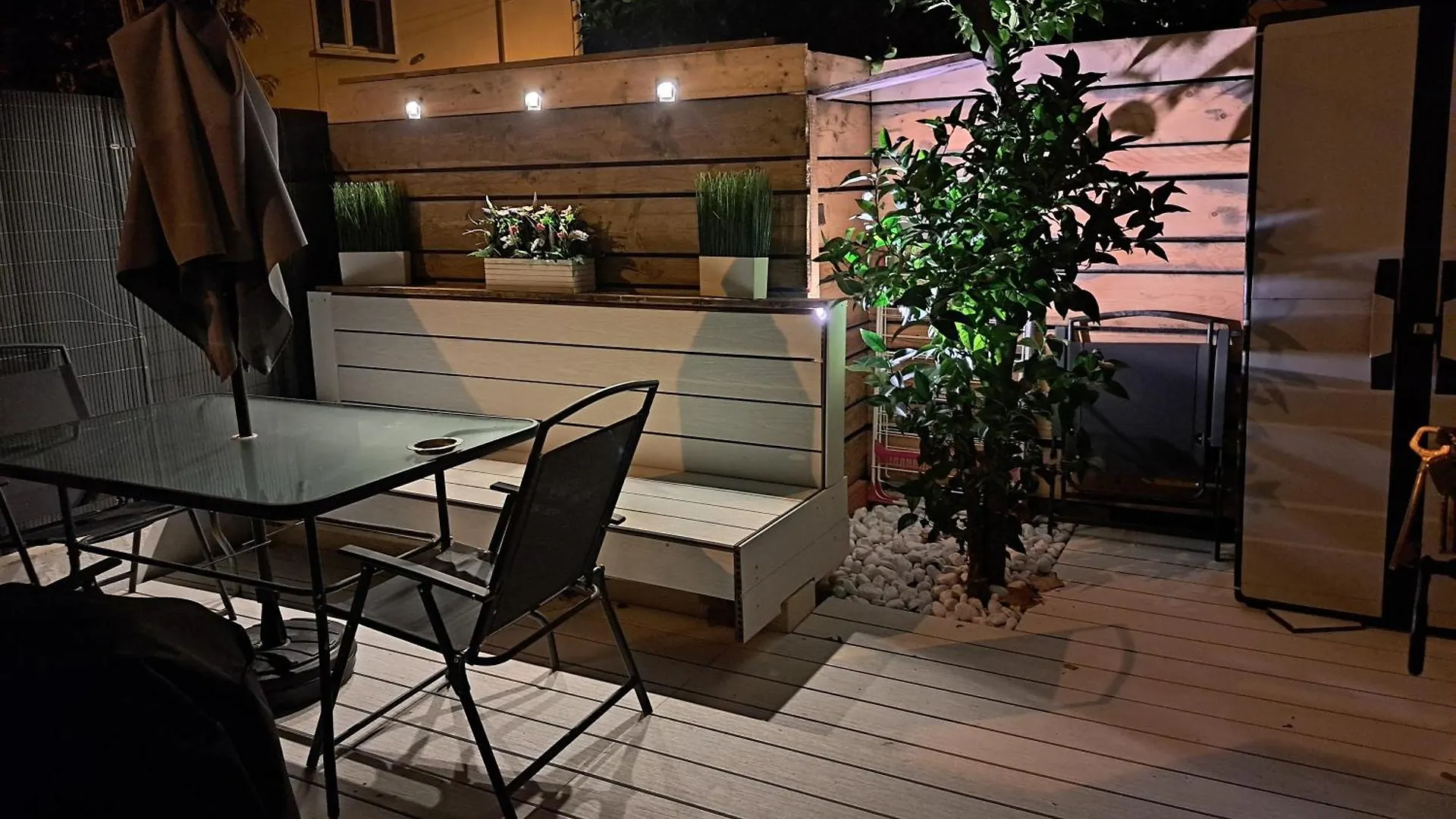 Séduisant studio avec cour privative La Crau France